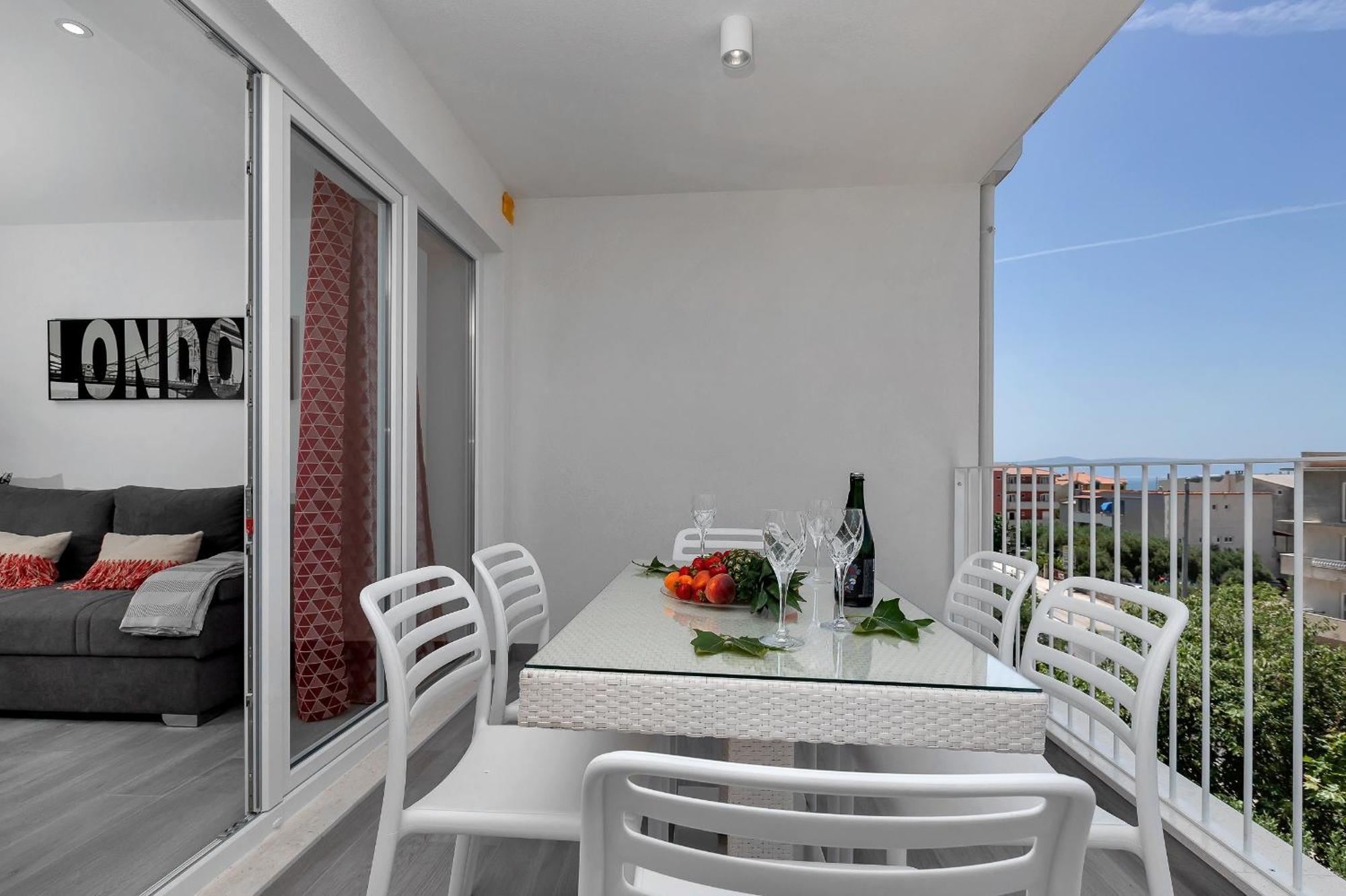 Apartments Strada Tucepi Tučepi Quarto foto