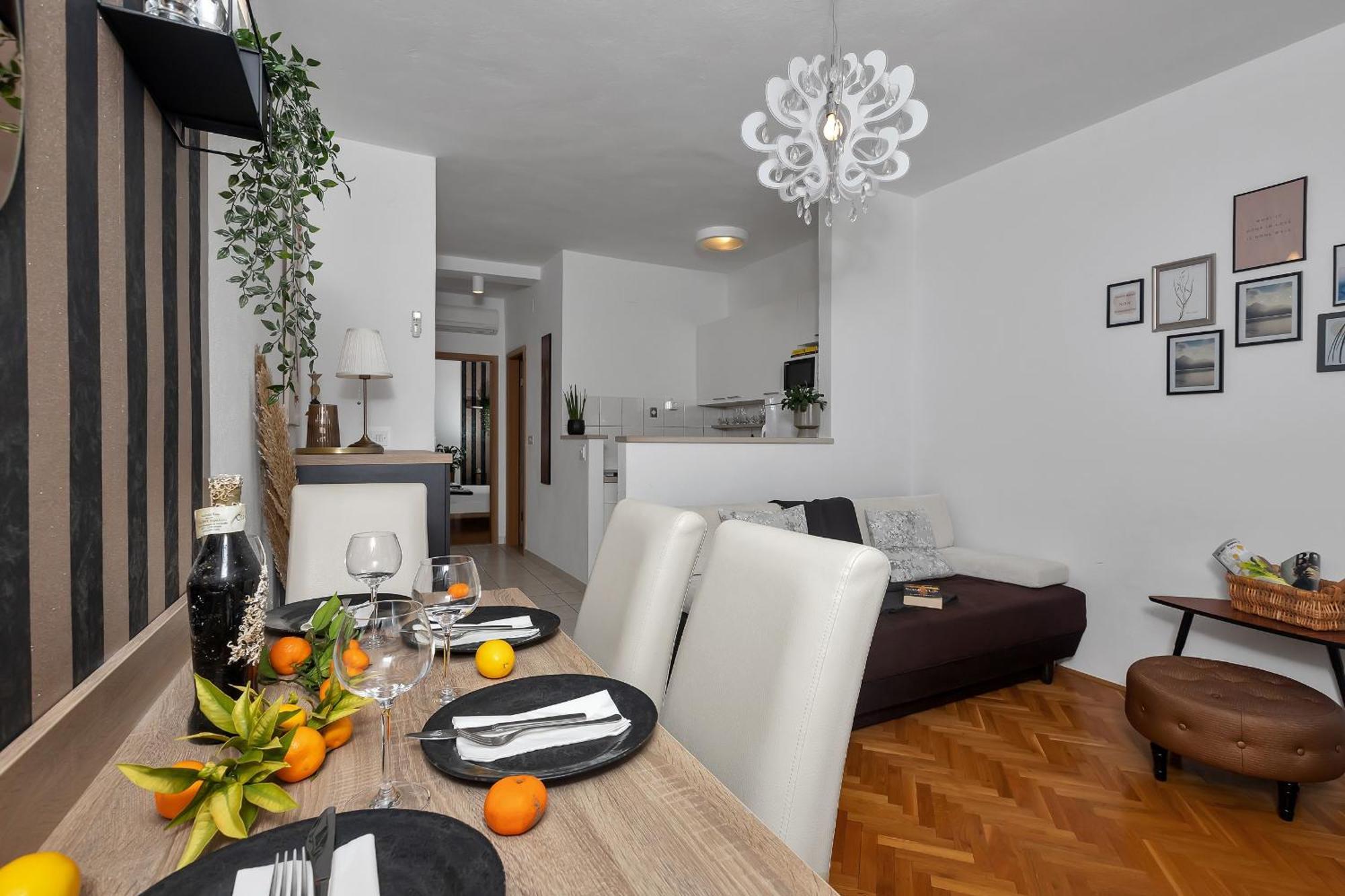 Apartments Strada Tucepi Tučepi Quarto foto